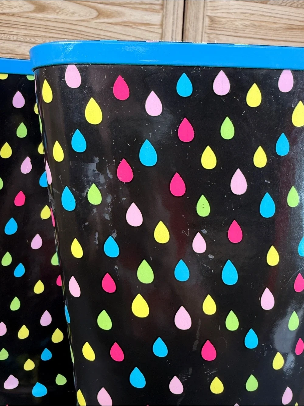 Serra Womens Black Rain Boots with Colorful Raindrop Print - Blue Trim SIze 9